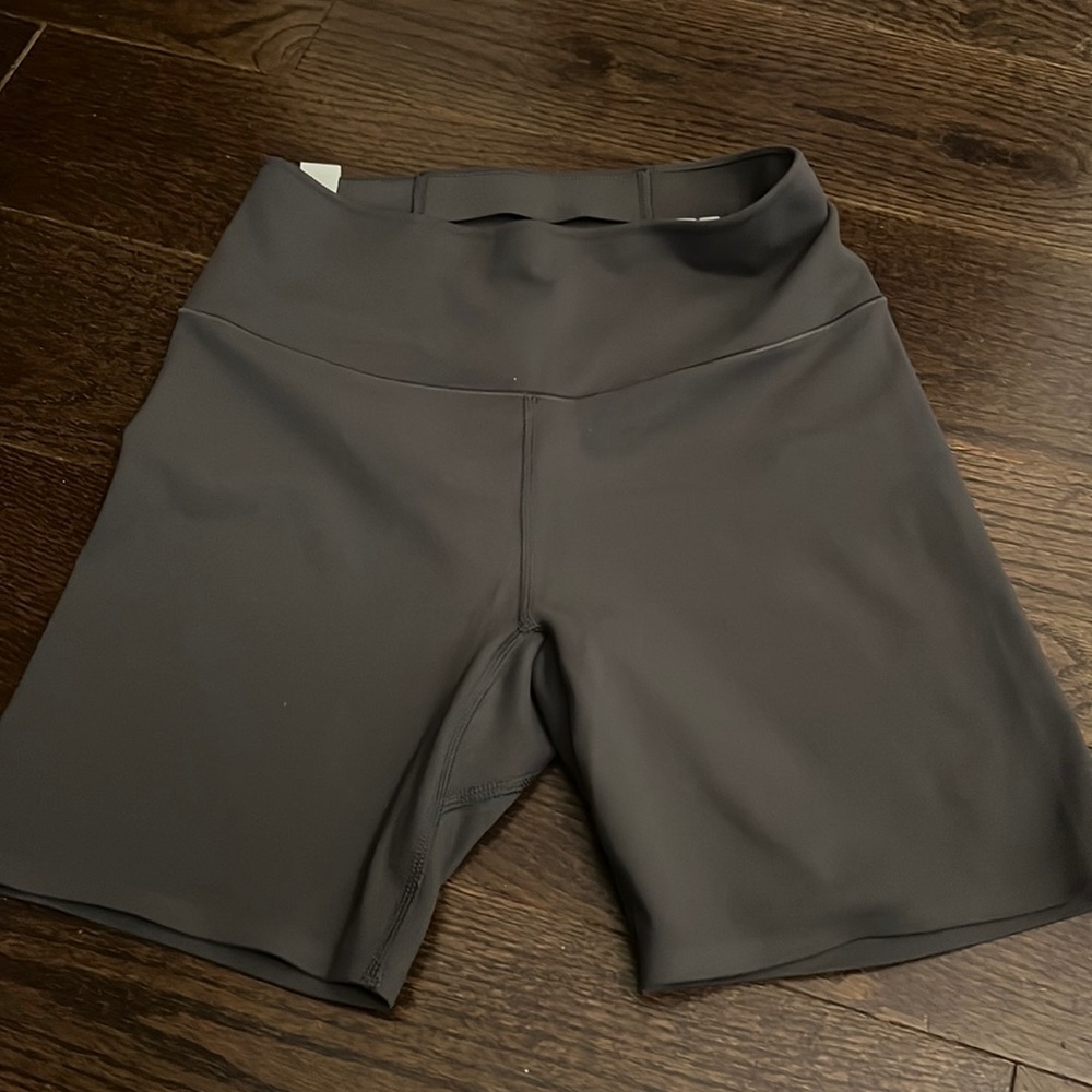 Uniqlo gray biker shorts